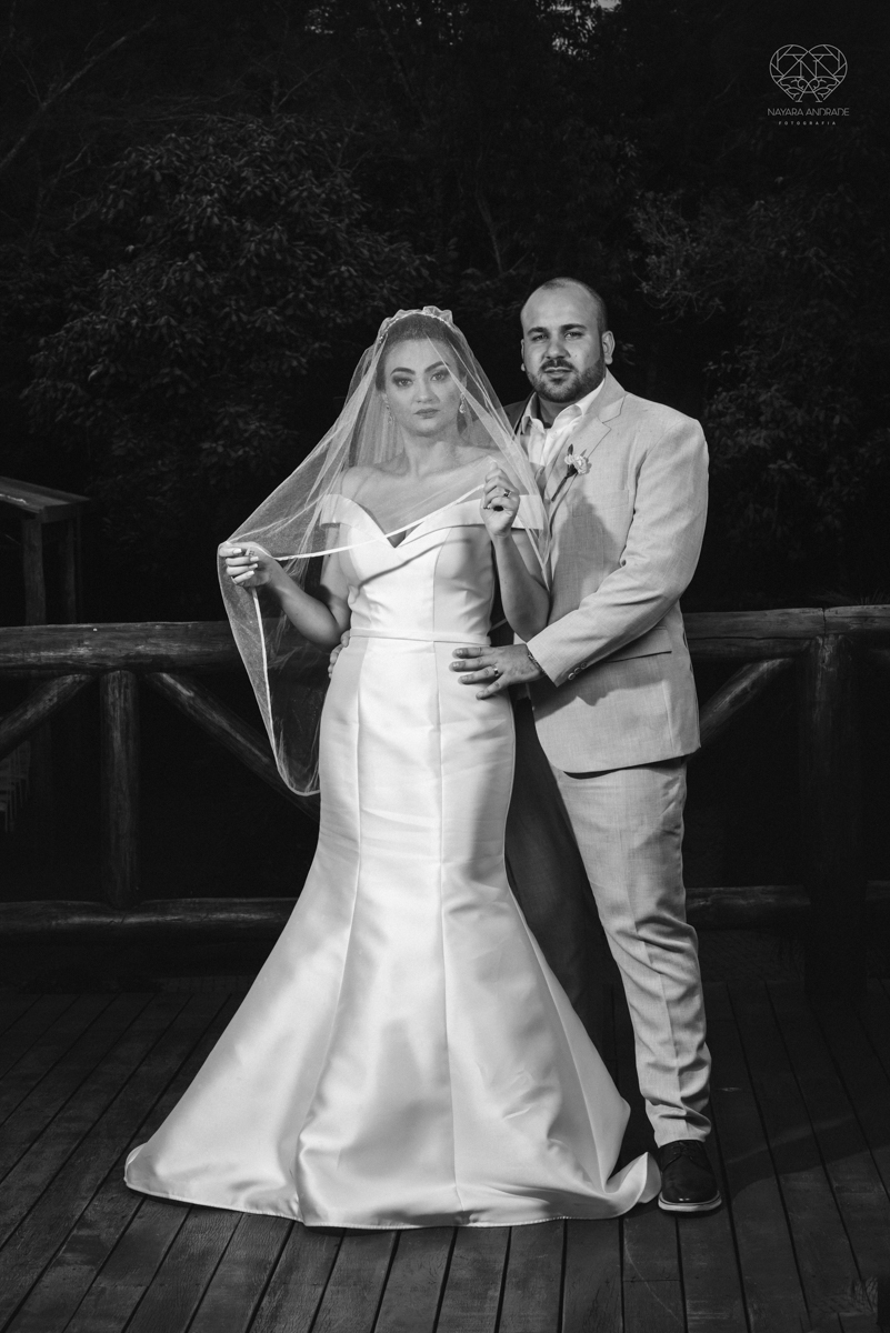 Fotos protocolares de noiva com madrinhas e padrinhos super divertidas e espontaneas ao ar livre making of de noiva casamento rustico de dia em santa isabel sao paulo fotografado por nayara andrade fotografia fotografa premiada noiva com vestido liso bran