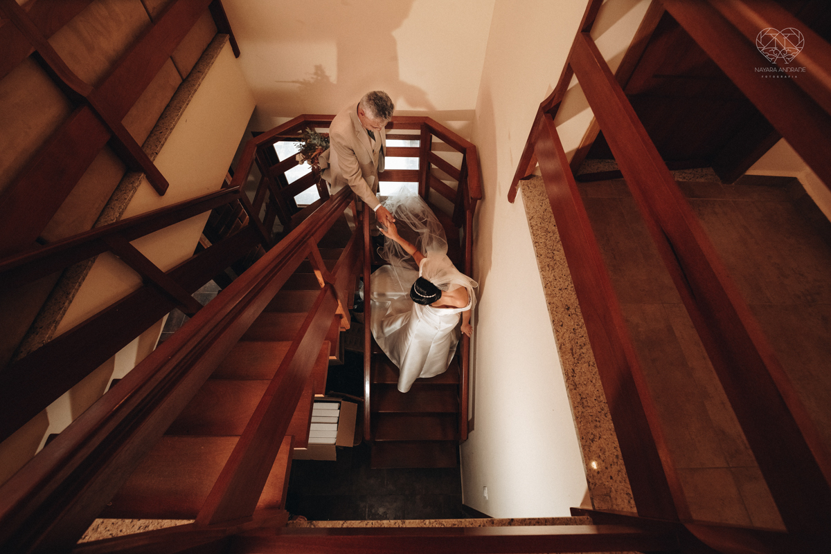 making of de noiva casamento rustico de dia em santa isabel sao paulo fotografado por nayara andrade fotografia fotografa premiada noiva com vestido liso branco e decoracao rustica noiva com madrinhas em fotos posadas para o dia do casamento 