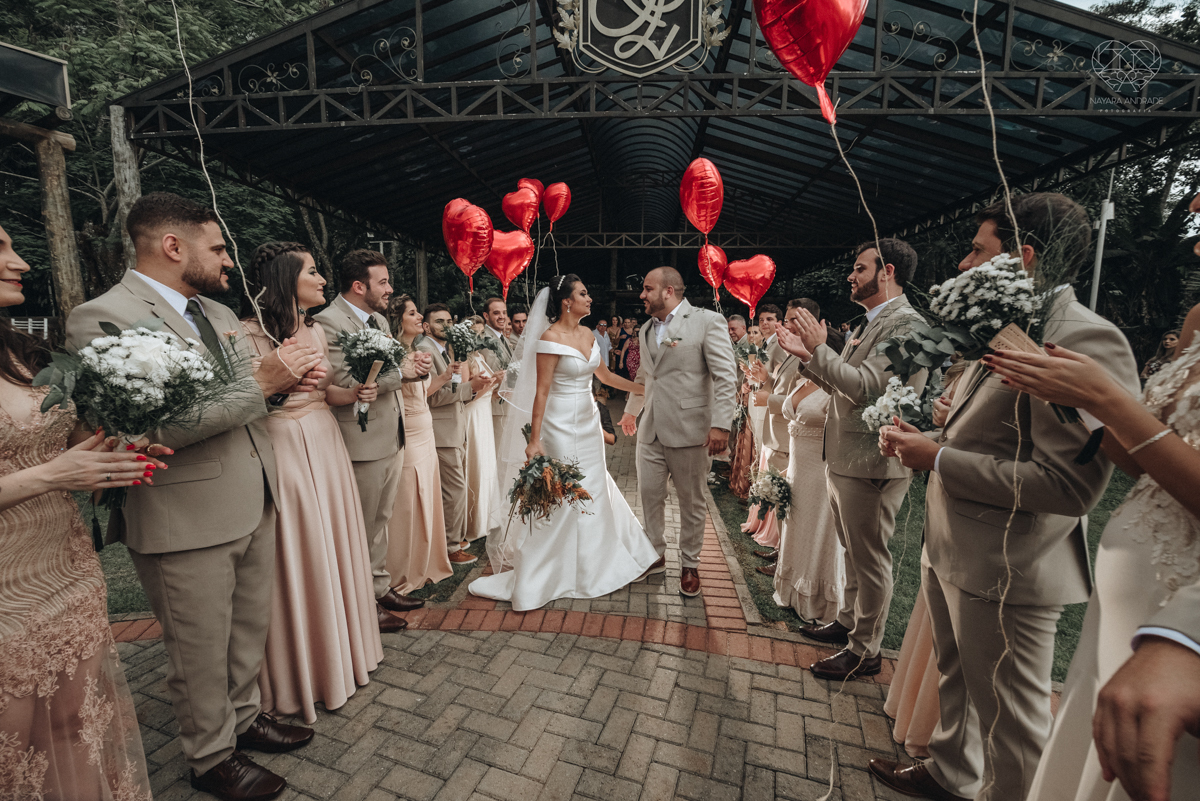 making of de noiva casamento rustico de dia em santa isabel sao paulo fotografado por nayara andrade fotografia fotografa premiada noiva com vestido liso branco e decoracao rustica