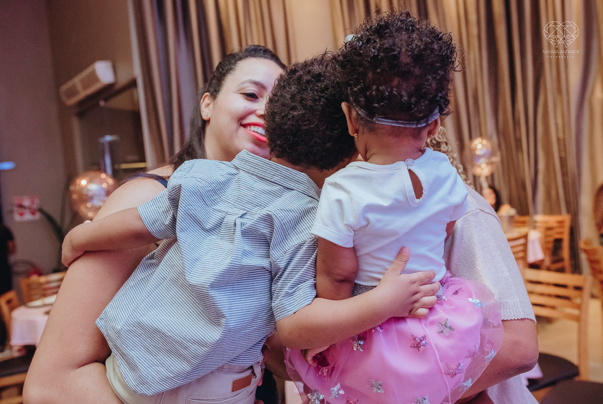 fotografia de aniversaio infantil em santos sao paulo praia grande e sao vicente fotografa nayara andrade premiada com o oscar de fotografia de camilia festa de um ano