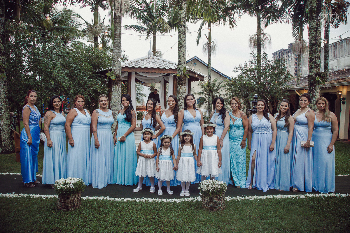 CAsamento rustico de dia madrinhas de azul e casal classico casamento no jardim das orquideas e fotografa nayara andrade premiada mundialmente  e fotos artisticas