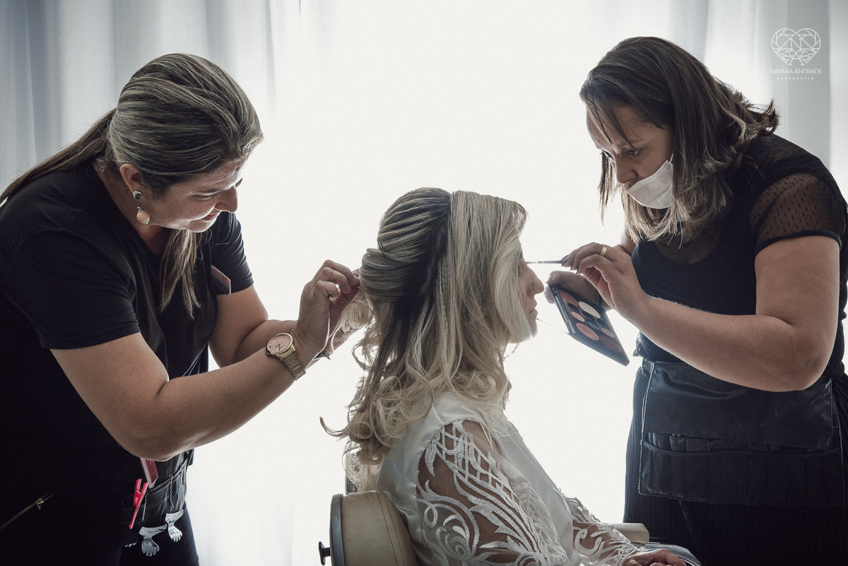 noiva linda e classica casamento de dia em um casamento ao ar livre making of de cabelo e maquiagem fotografa nayara andrade fotografa premiada