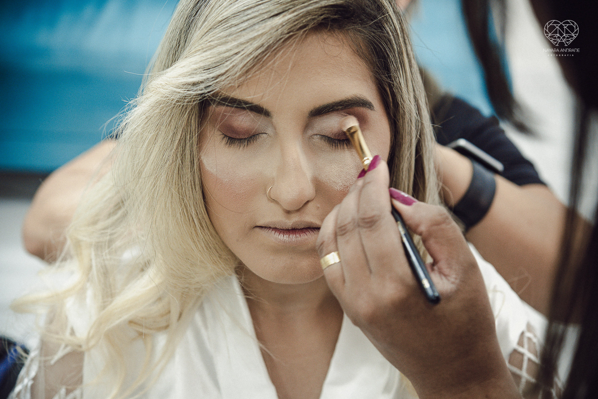 noiva linda e classica casamento de dia em um casamento ao ar livre making of de cabelo e maquiagem fotografa nayara andrade fotografa premiada