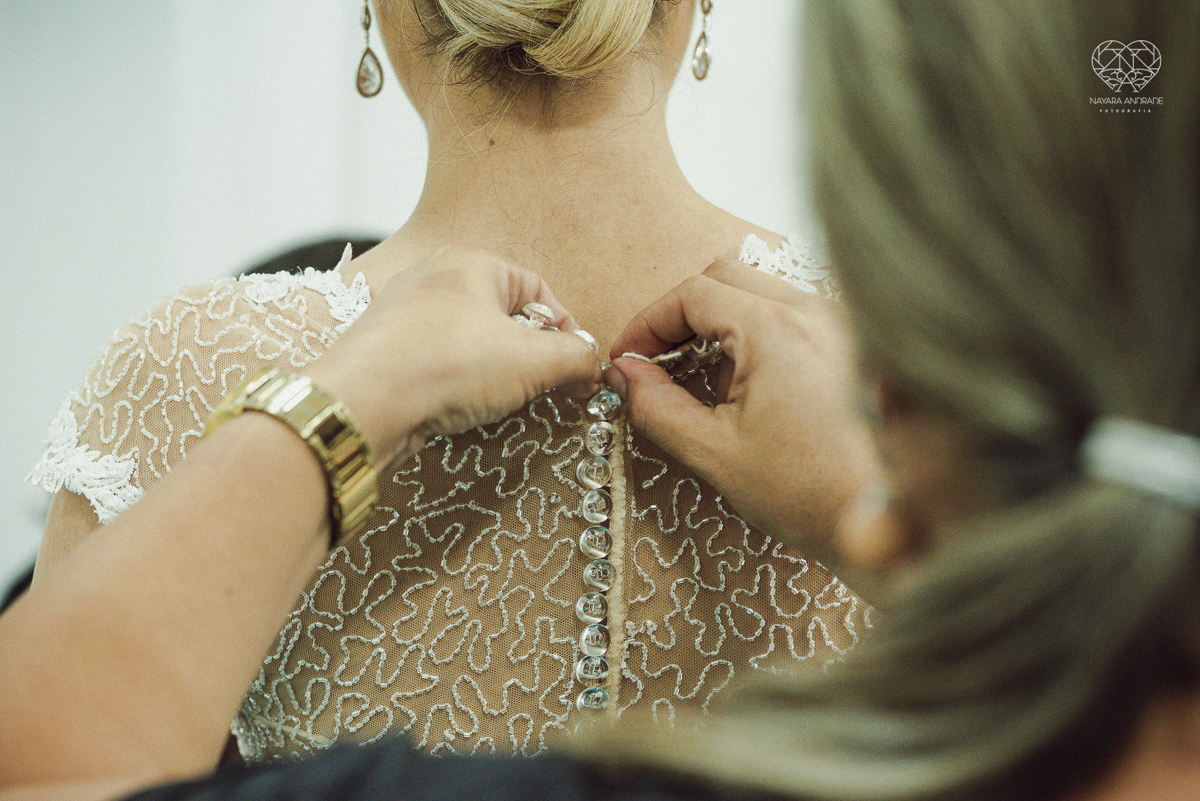 noiva linda e classica casamento de dia em um casamento ao ar livre making of de cabelo e maquiagem fotografa nayara andrade fotografa premiada