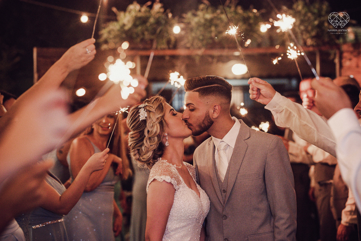 CAsamento rustico de dia madrinhas de azul e casal classico casamento no jardim das orquideas e fotografa nayara andrade premiada mundialmente  e fotos artisticas