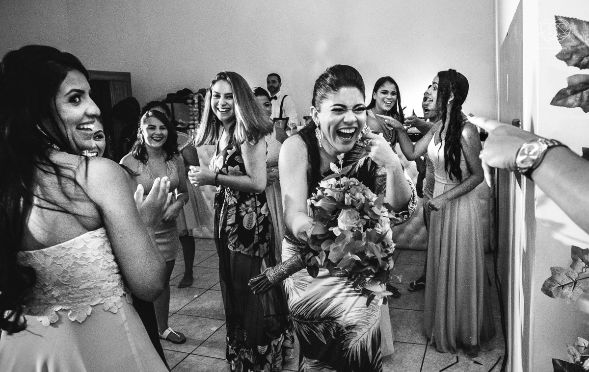 CAsamento rustico de dia madrinhas de azul e casal classico casamento no jardim das orquideas e fotografa nayara andrade premiada mundialmente  e fotos artisticas
