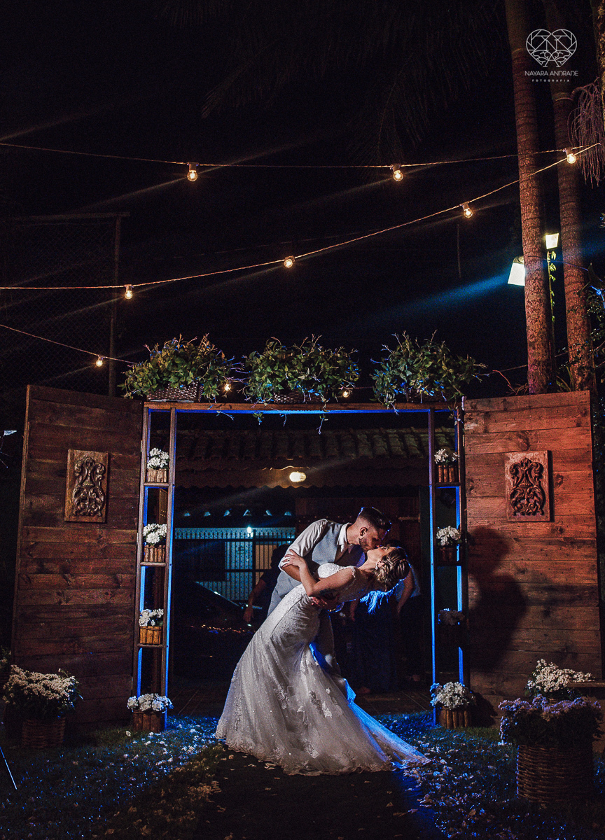 CAsamento rustico de dia madrinhas de azul e casal classico casamento no jardim das orquideas e fotografa nayara andrade premiada mundialmente  e fotos artisticas