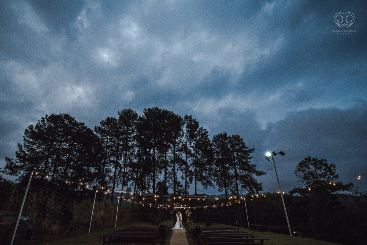 casamento boho rustico ao ar livre casal jogem em ribeirao pires chacara do sino e fotografa premiada mundialmente nayra andrade de santos