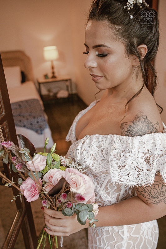 casamento editorial na praia do guaiuba guaruja decoraçao rustica mini wedding elopment fotografado pela fotografa nayara andrade fotografia prenmiada  no brasil e no mundo