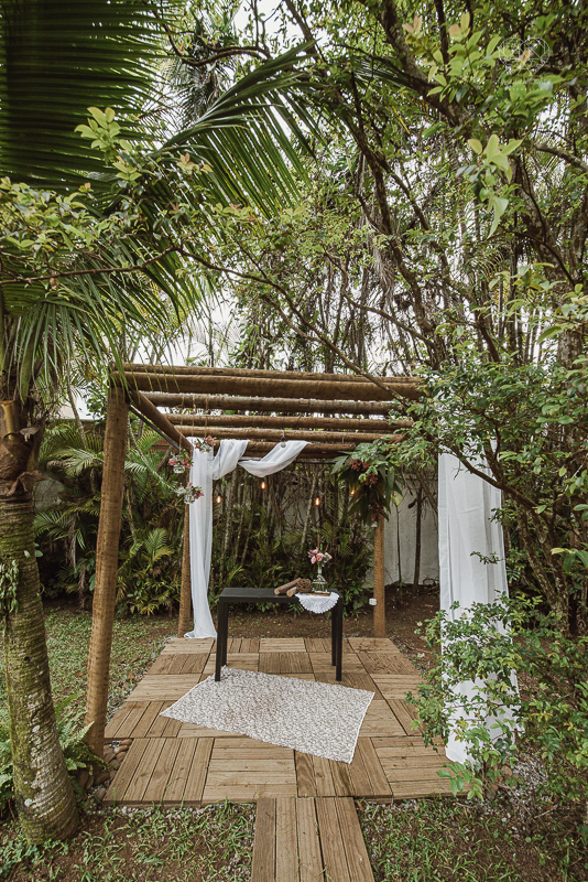 casamento editorial na praia do guaiuba guaruja decoraçao rustica mini wedding elopment fotografado pela fotografa nayara andrade fotografia prenmiada  no brasil e no mundo