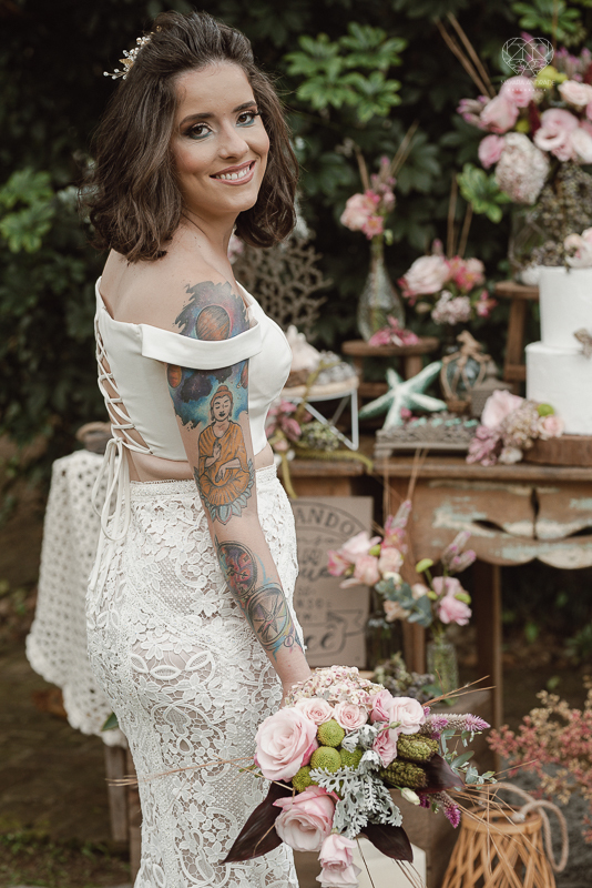 casamento editorial na praia do guaiuba guaruja decoraçao rustica mini wedding elopment fotografado pela fotografa nayara andrade fotografia prenmiada  no brasil e no mundo