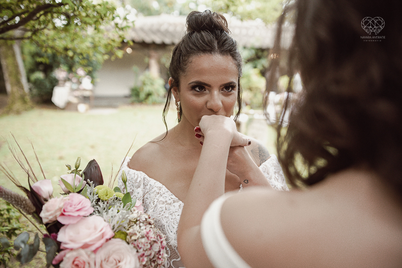 casamento editorial na praia do guaiuba guaruja decoraçao rustica mini wedding elopment fotografado pela fotografa nayara andrade fotografia prenmiada  no brasil e no mundo