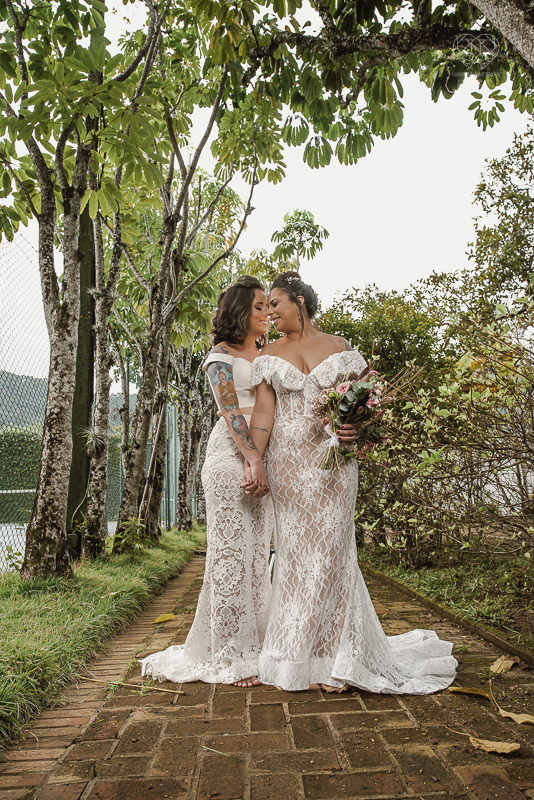 casamento editorial na praia do guaiuba guaruja decoraçao rustica mini wedding elopment fotografado pela fotografa nayara andrade fotografia prenmiada  no brasil e no mundo