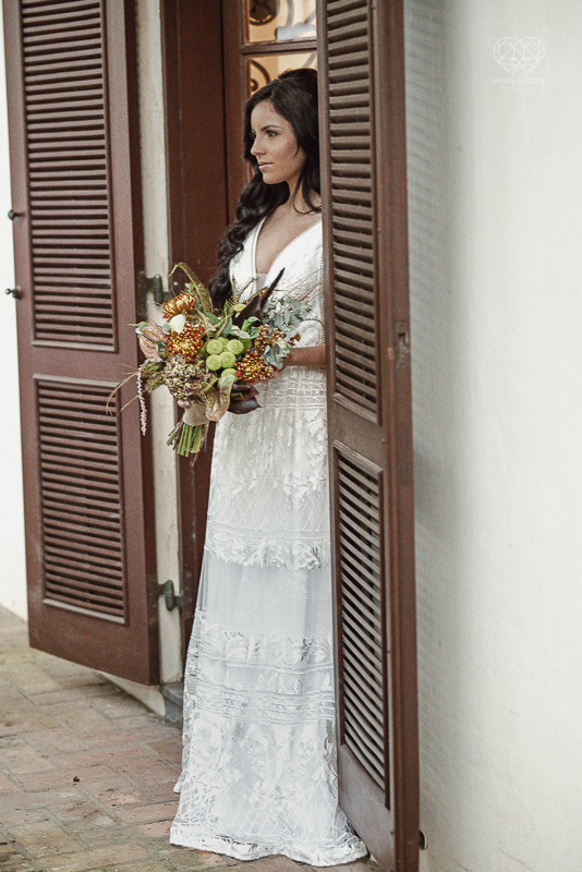 casamento editorial na praia do guaiuba guaruja decoraçao rustica mini wedding elopment fotografado pela fotografa nayara andrade fotografia prenmiada  no brasil e no mundo