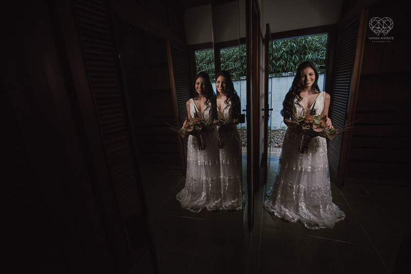 casamento editorial na praia do guaiuba guaruja decoraçao rustica mini wedding elopment fotografado pela fotografa nayara andrade fotografia prenmiada  no brasil e no mundo