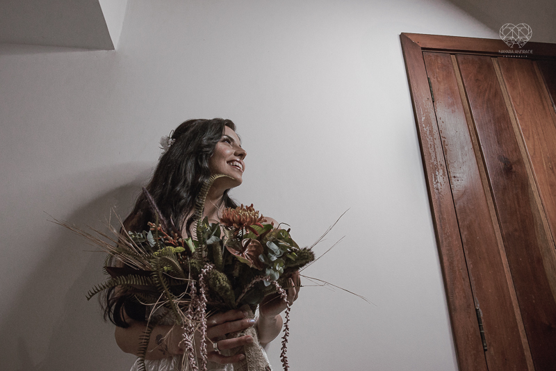 casamento editorial na praia do guaiuba guaruja decoraçao rustica mini wedding elopment fotografado pela fotografa nayara andrade fotografia prenmiada  no brasil e no mundo