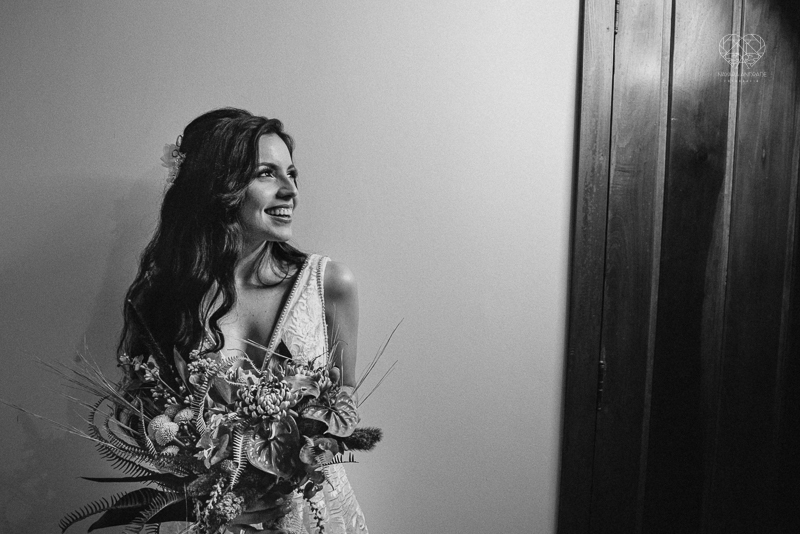 casamento editorial na praia do guaiuba guaruja decoraçao rustica mini wedding elopment fotografado pela fotografa nayara andrade fotografia prenmiada  no brasil e no mundo