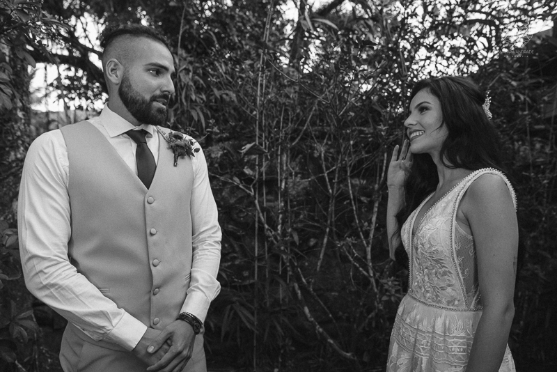 casamento editorial na praia do guaiuba guaruja decoraçao rustica mini wedding elopment fotografado pela fotografa nayara andrade fotografia prenmiada  no brasil e no mundo