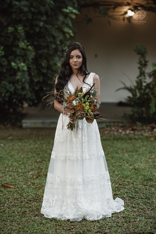casamento editorial na praia do guaiuba guaruja decoraçao rustica mini wedding elopment fotografado pela fotografa nayara andrade fotografia prenmiada  no brasil e no mundo