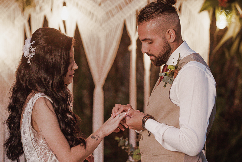 casamento editorial na praia do guaiuba guaruja decoraçao rustica mini wedding elopment fotografado pela fotografa nayara andrade fotografia prenmiada  no brasil e no mundo