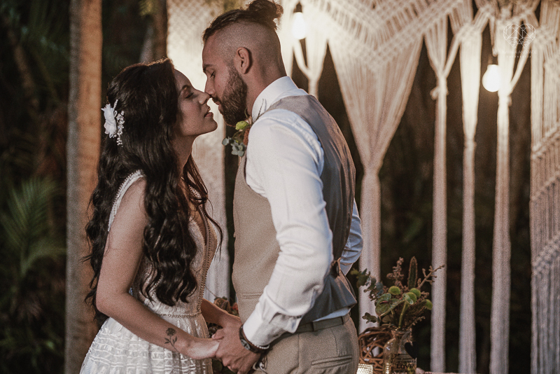 casamento editorial na praia do guaiuba guaruja decoraçao rustica mini wedding elopment fotografado pela fotografa nayara andrade fotografia prenmiada  no brasil e no mundo