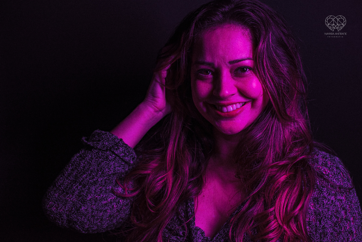 Ensaio casal lifestyke espontaneo e sensual fotografado pela fotografa nayara andrade premiada internacionalmente  fotos marcantes com luz forte sexy