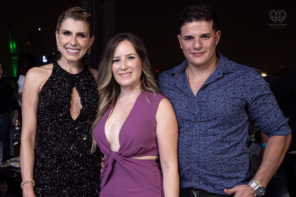 aniversario da pianista Juliana D'Agostini no terrazza rooftop em sao paulo aniversariante veste Israel Valentim modelo preto com brilho e patrocinada pelos pianos cassio fotografia  premiada nayara andrade aniversario na capital de sao paulo com famosos