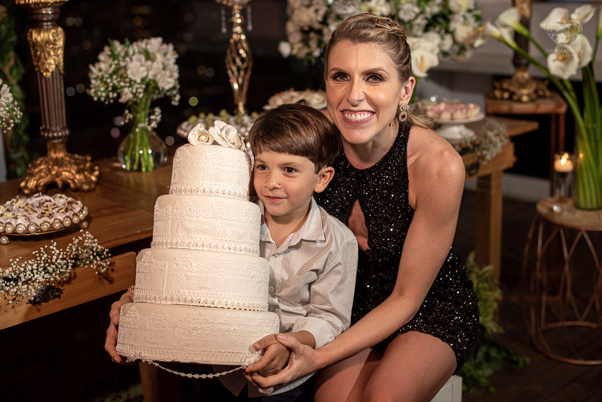aniversario da pianista Juliana D'Agostini no terrazza rooftop em sao paulo aniversariante veste Israel Valentim modelo preto com brilho e patrocinada pelos pianos cassio fotografia  premiada nayara andrade aniversario na capital de sao paulo com famosos