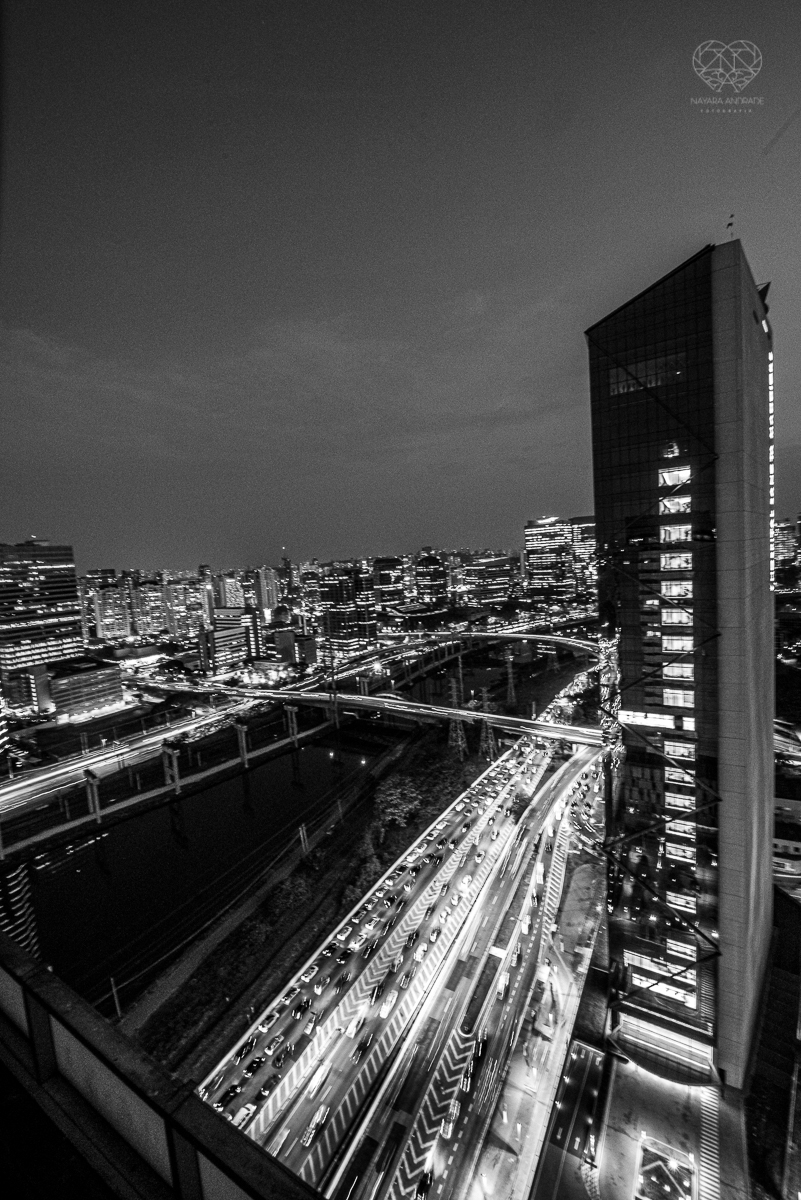 aniversario da pianista Juliana D'Agostini no terrazza rooftop em sao paulo aniversariante veste Israel Valentim modelo preto com brilho e patrocinada pelos pianos cassio fotografia  premiada nayara andrade aniversario na capital de sao paulo com famosos