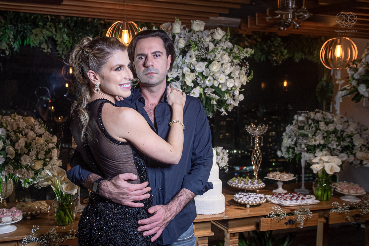 aniversario da pianista Juliana D'Agostini no terrazza rooftop em sao paulo aniversariante veste Israel Valentim modelo preto com brilho e patrocinada pelos pianos cassio fotografia  premiada nayara andrade aniversario na capital de sao paulo com famosos