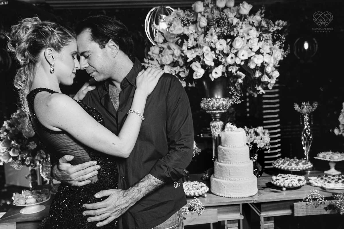 aniversario da pianista Juliana D'Agostini no terrazza rooftop em sao paulo aniversariante veste Israel Valentim modelo preto com brilho e patrocinada pelos pianos cassio fotografia  premiada nayara andrade aniversario na capital de sao paulo com famosos