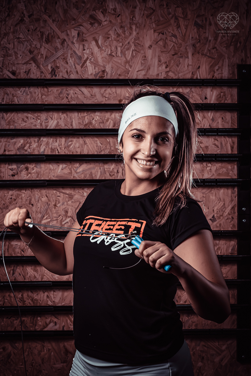 Fotos de crossfit com alletas praticando a modalidade em movimento. fotos para academia fotos profissionais de atletas em movimento em santos e baixada santista feitas pela fotografa premiada nayara andrade