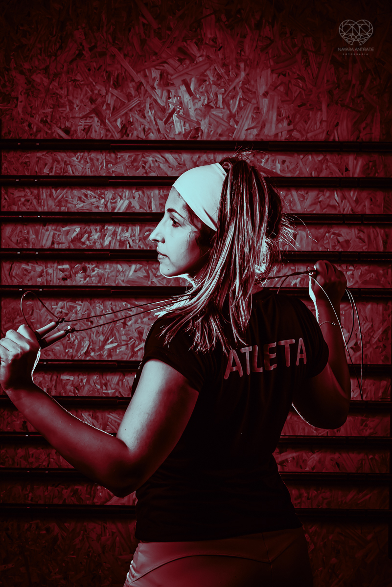 Fotos de crossfit com alletas praticando a modalidade em movimento. fotos para academia fotos profissionais de atletas em movimento em santos e baixada santista feitas pela fotografa premiada nayara andrade