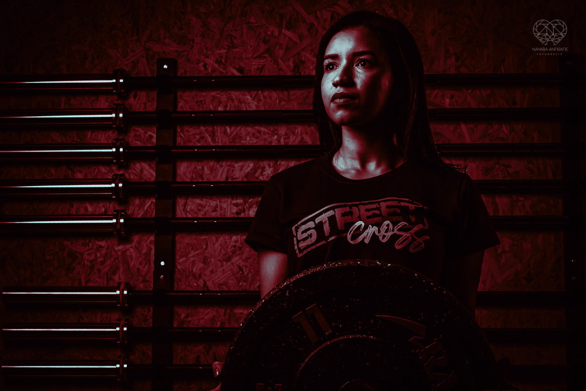 Fotos de crossfit com alletas praticando a modalidade em movimento. fotos para academia fotos profissionais de atletas em movimento em santos e baixada santista feitas pela fotografa premiada nayara andrade