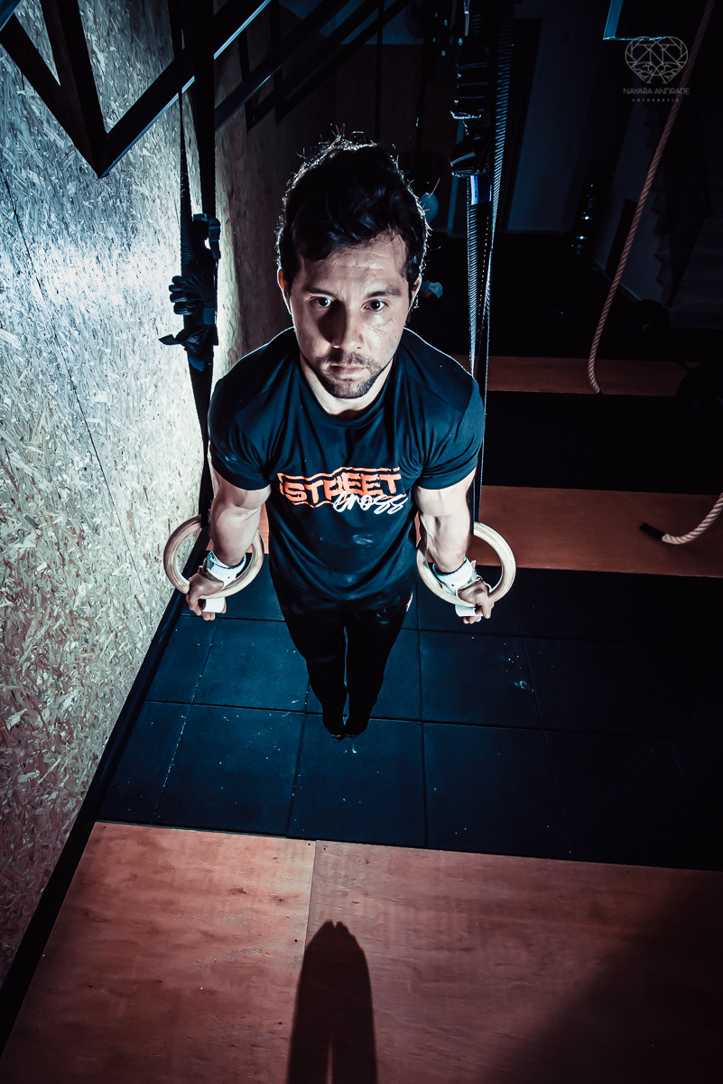 Fotos de crossfit com alletas praticando a modalidade em movimento. fotos para academia fotos profissionais de atletas em movimento em santos e baixada santista feitas pela fotografa premiada nayara andrade