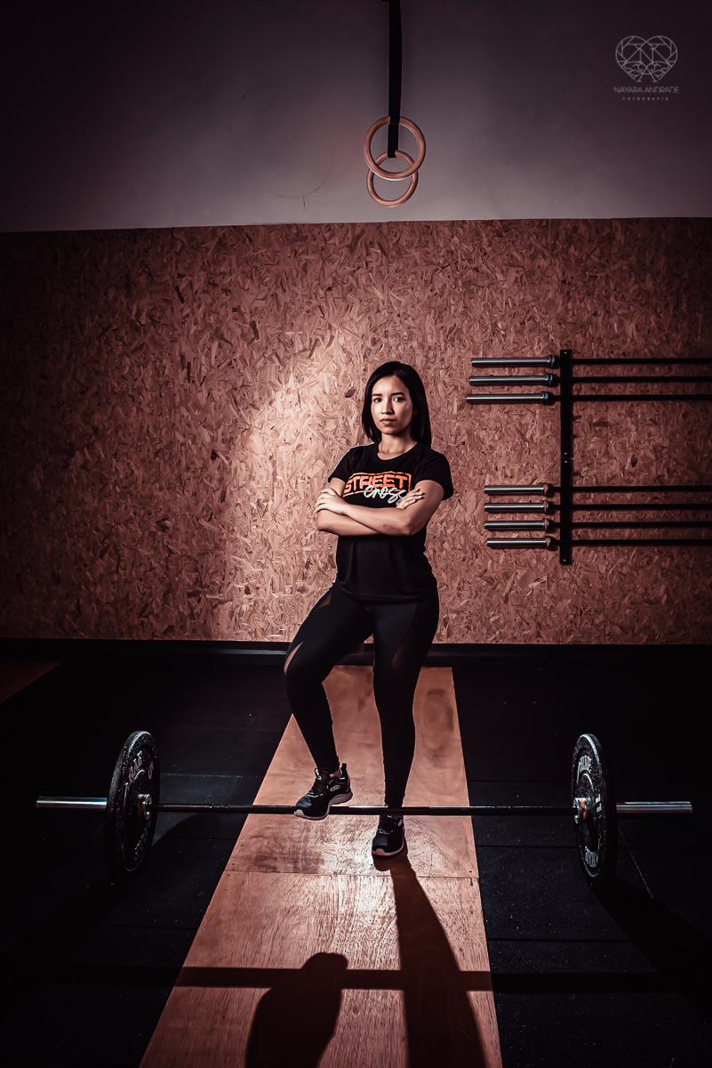 Fotos de crossfit com alletas praticando a modalidade em movimento. fotos para academia fotos profissionais de atletas em movimento em santos e baixada santista feitas pela fotografa premiada nayara andrade