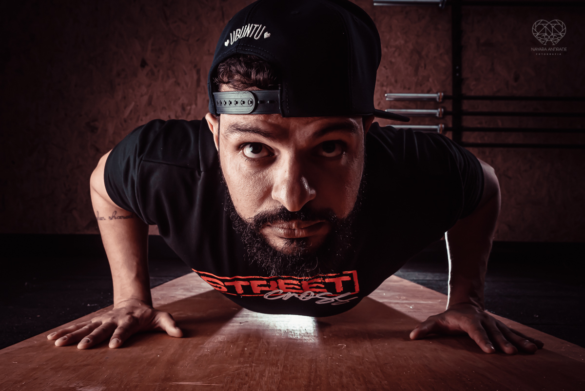 Fotos de crossfit com alletas praticando a modalidade em movimento. fotos para academia fotos profissionais de atletas em movimento em santos e baixada santista feitas pela fotografa premiada nayara andrade