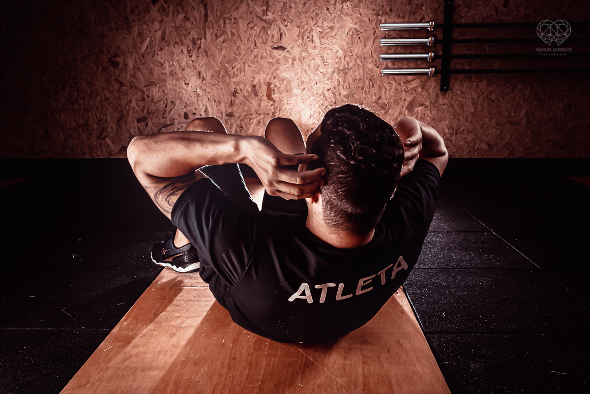 Fotos de crossfit com alletas praticando a modalidade em movimento. fotos para academia fotos profissionais de atletas em movimento em santos e baixada santista feitas pela fotografa premiada nayara andrade