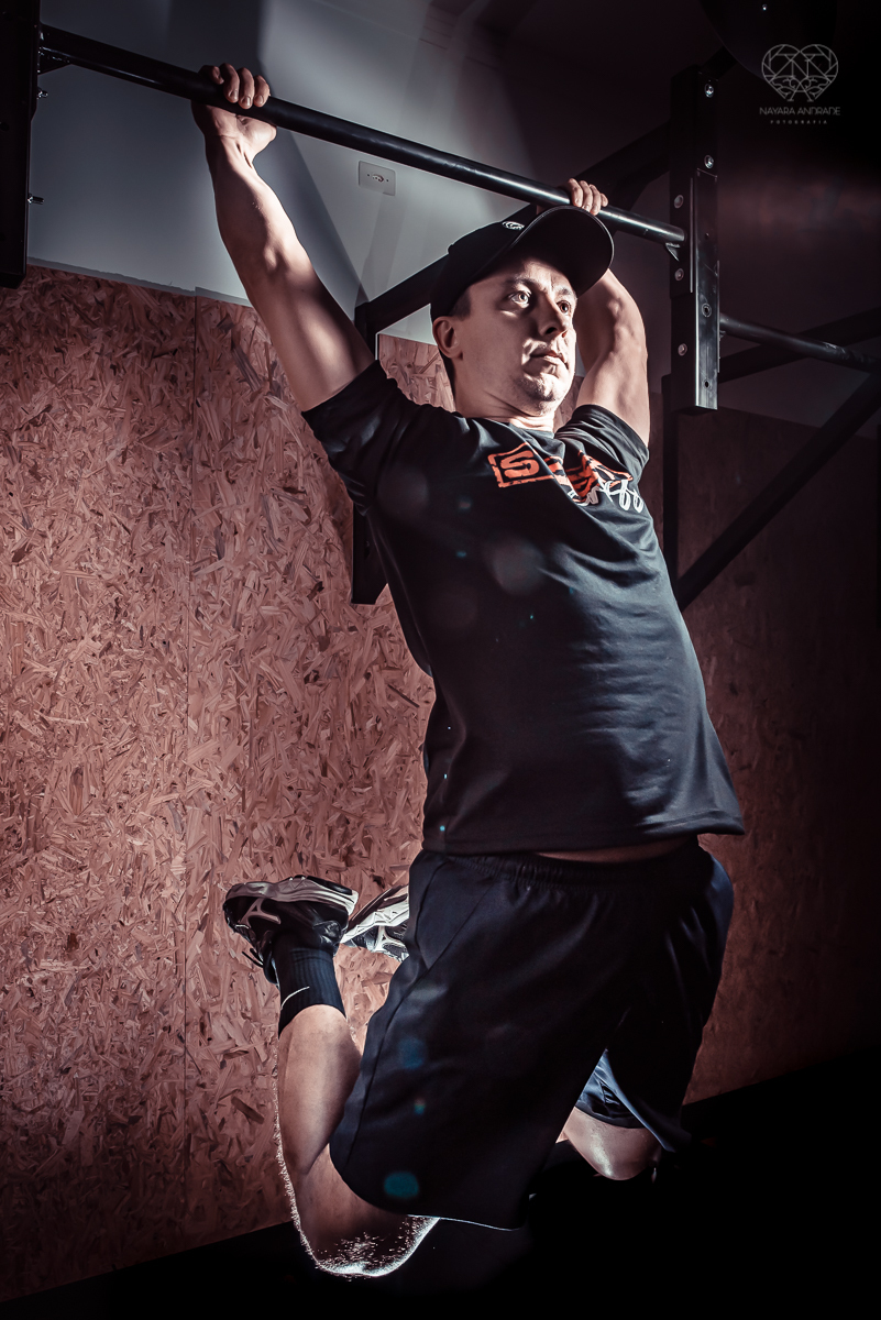 Fotos de crossfit com alletas praticando a modalidade em movimento. fotos para academia fotos profissionais de atletas em movimento em santos e baixada santista feitas pela fotografa premiada nayara andrade