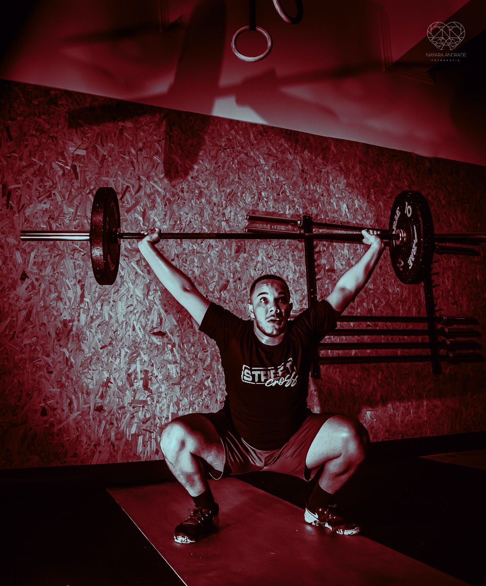 Fotos de crossfit com alletas praticando a modalidade em movimento. fotos para academia fotos profissionais de atletas em movimento em santos e baixada santista feitas pela fotografa premiada nayara andrade