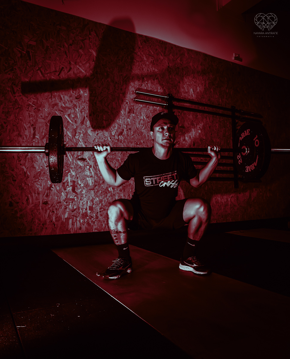 Fotos de crossfit com alletas praticando a modalidade em movimento. fotos para academia fotos profissionais de atletas em movimento em santos e baixada santista feitas pela fotografa premiada nayara andrade