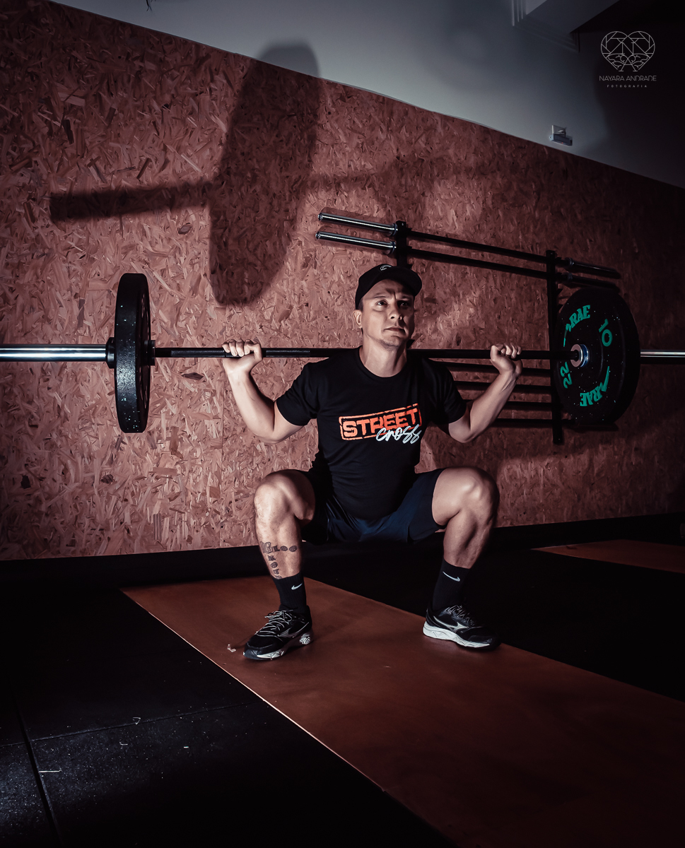 Fotos de crossfit com alletas praticando a modalidade em movimento. fotos para academia fotos profissionais de atletas em movimento em santos e baixada santista feitas pela fotografa premiada nayara andrade