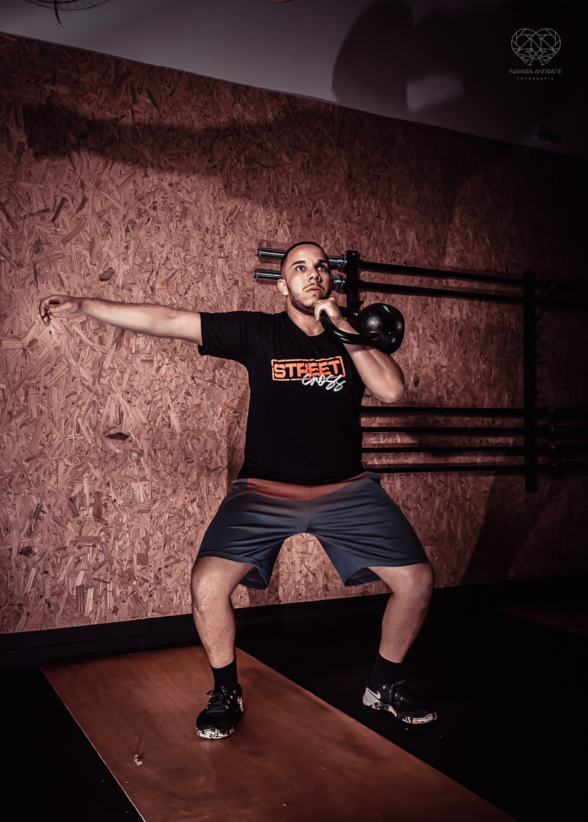 Fotos de crossfit com alletas praticando a modalidade em movimento. fotos para academia fotos profissionais de atletas em movimento em santos e baixada santista feitas pela fotografa premiada nayara andrade