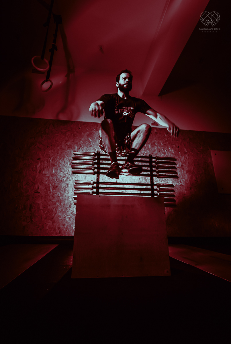 Fotos de crossfit com alletas praticando a modalidade em movimento. fotos para academia fotos profissionais de atletas em movimento em santos e baixada santista feitas pela fotografa premiada nayara andrade