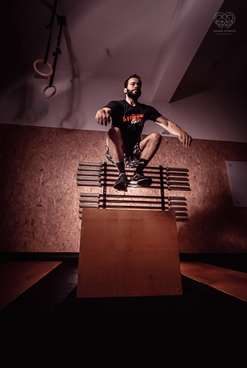 Fotos de crossfit com alletas praticando a modalidade em movimento. fotos para academia fotos profissionais de atletas em movimento em santos e baixada santista feitas pela fotografa premiada nayara andrade