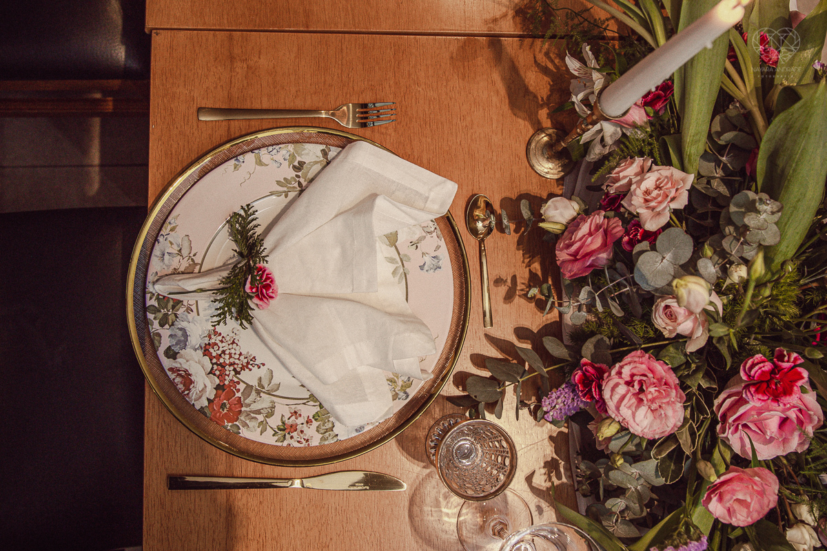 casamento mini wedding realizado na cidade de snatos no restaurante cantina liliana pela fotografa premiada nayra andrade vestido da santos maison decoração por camila da alcrim e cabelo nayara penteados casamento rustico romanttico com fotos inspiradoraw