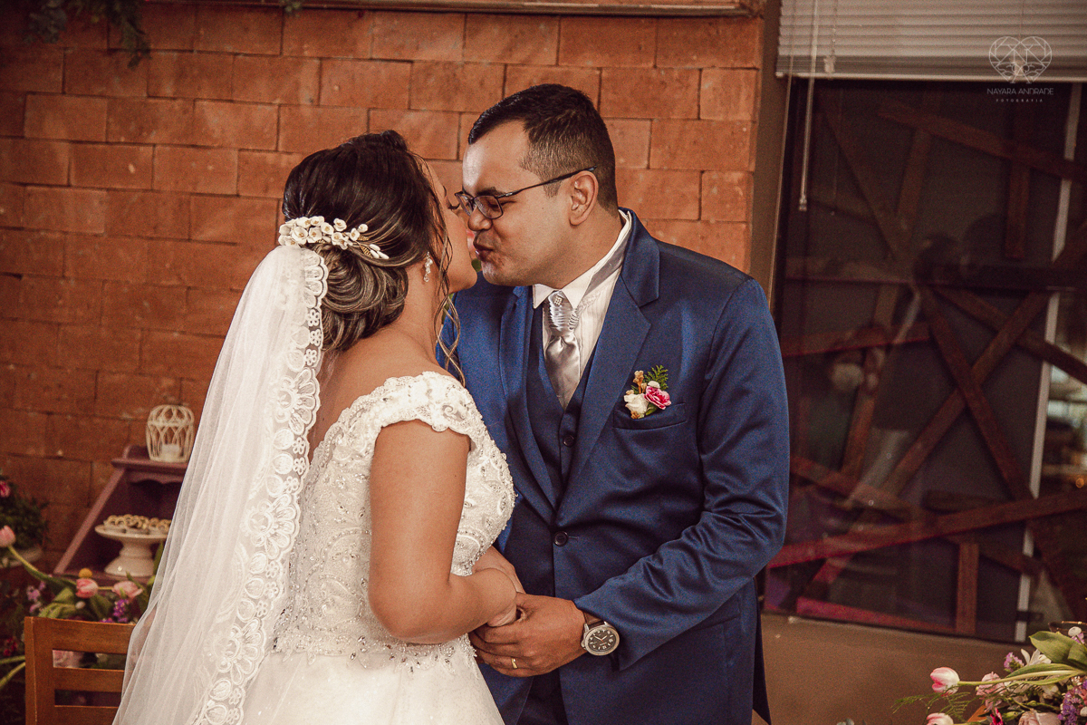 casamento mini wedding realizado na cidade de snatos no restaurante cantina liliana pela fotografa premiada nayra andrade vestido da santos maison decoração por camila da alcrim e cabelo nayara penteados casamento rustico romanttico com fotos inspiradoraw