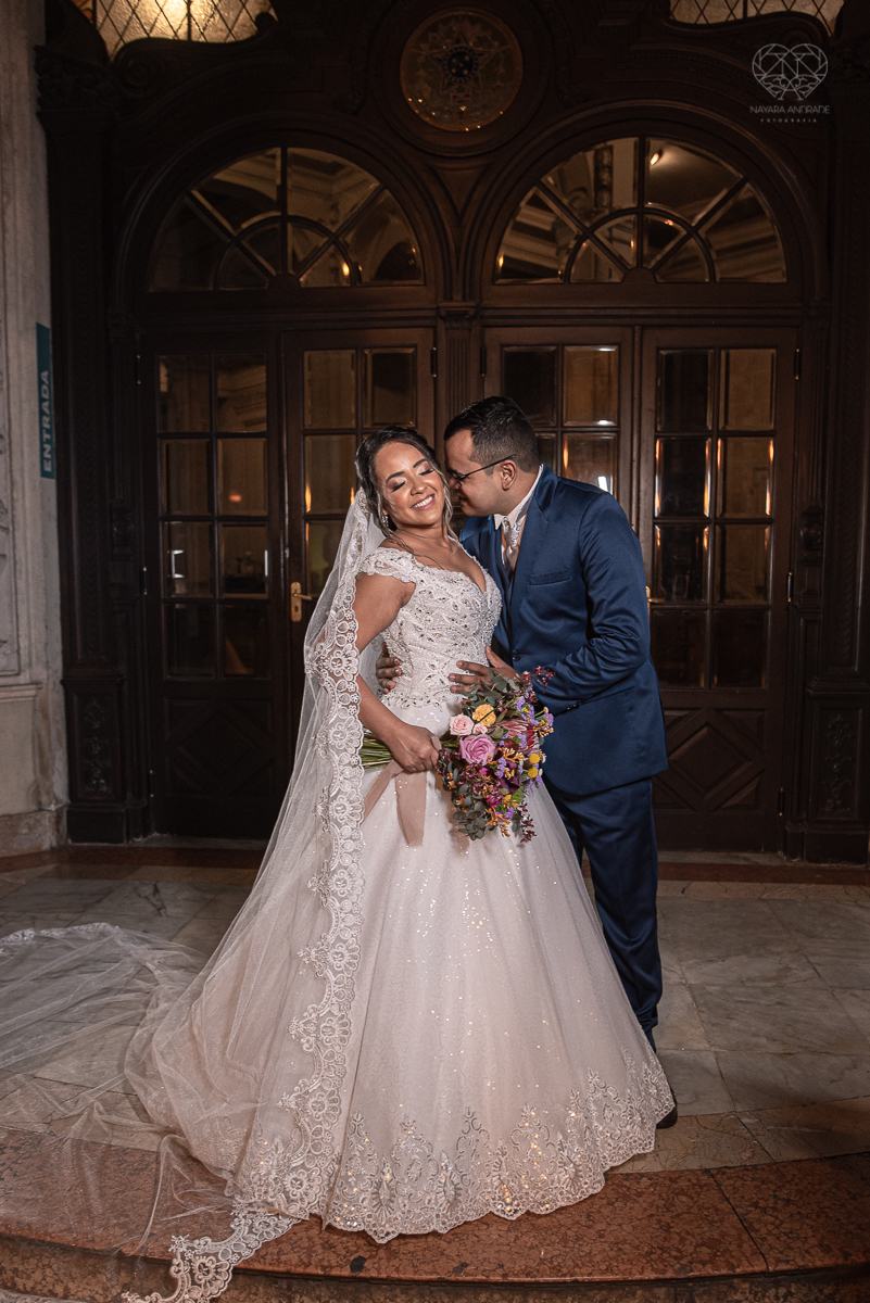 Fotos de casamento no centro historico de santos fotos artisticas e romanticas casamento mini wedding realizado na cidade de snatos no restaurante cantina liliana pela fotografa premiada nayra andrade vestido da santos maison decoração por camila da alcri