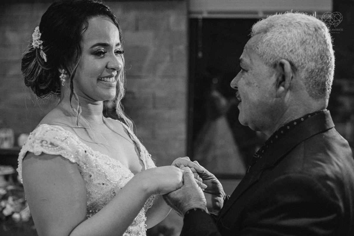 casamento mini wedding realizado na cidade de snatos no restaurante cantina liliana pela fotografa premiada nayra andrade vestido da santos maison decoração por camila da alcrim e cabelo nayara penteados casamento rustico romanttico com fotos inspiradoraw