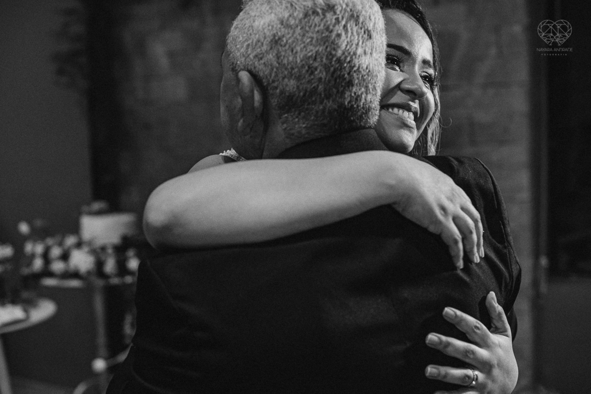 casamento mini wedding realizado na cidade de snatos no restaurante cantina liliana pela fotografa premiada nayra andrade vestido da santos maison decoração por camila da alcrim e cabelo nayara penteados casamento rustico romanttico com fotos inspiradoraw